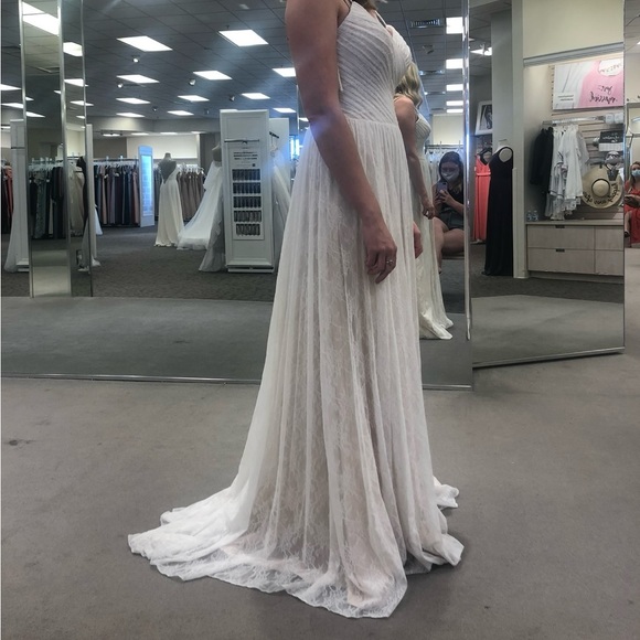 David's Bridal Galina Soft Lace Wedding Dress With Pleated Top Size 8 - Picture 11 of 13